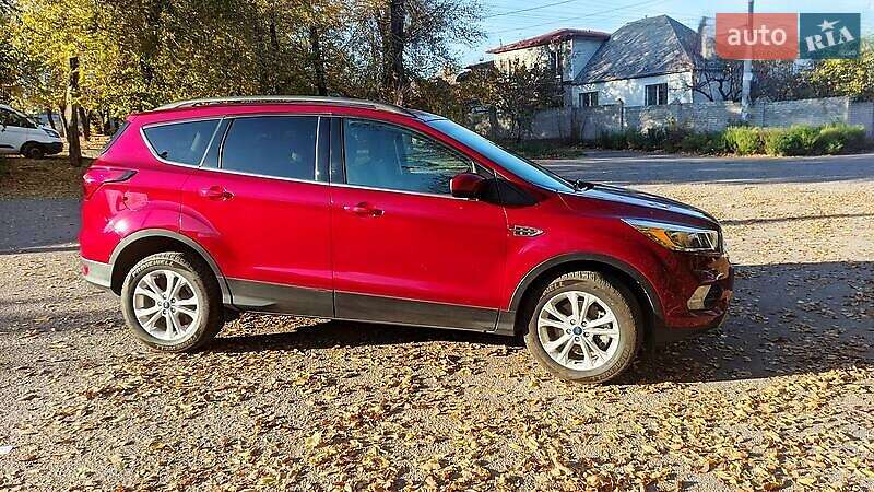Внедорожник / Кроссовер Ford Escape 2019 в Киеве