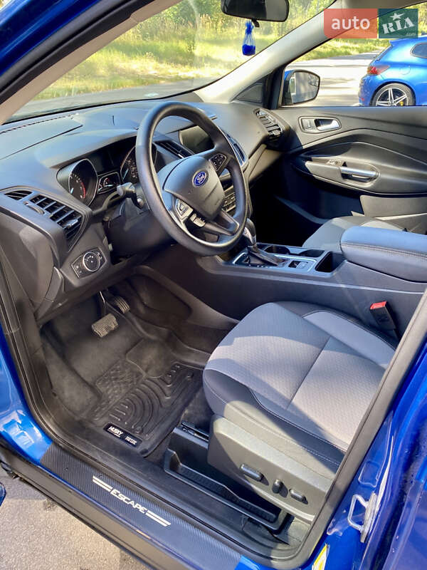 Внедорожник / Кроссовер Ford Escape 2018 в Вышгороде