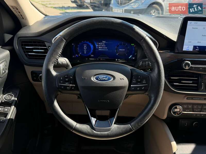 Внедорожник / Кроссовер Ford Escape 2020 в Киеве