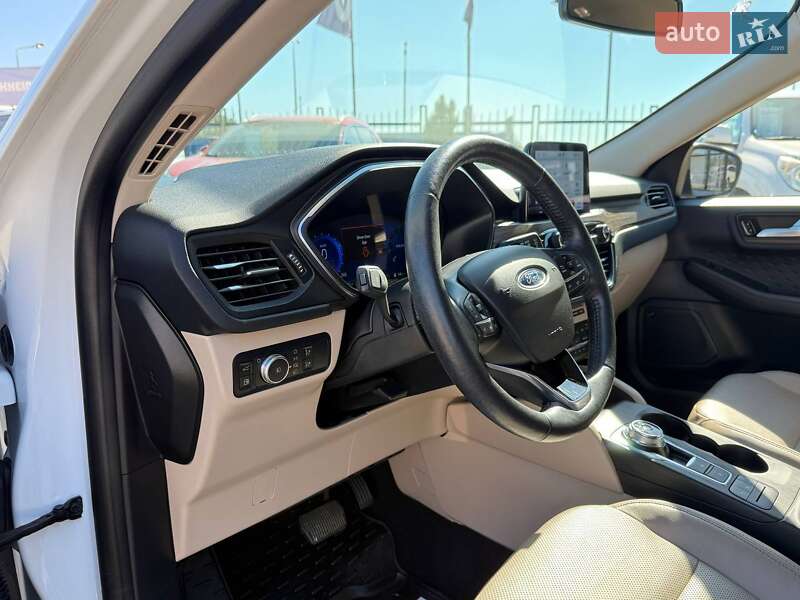 Внедорожник / Кроссовер Ford Escape 2020 в Киеве