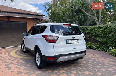 Внедорожник / Кроссовер Ford Escape 2018 в 