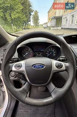 Внедорожник / Кроссовер Ford Escape 2014 в 