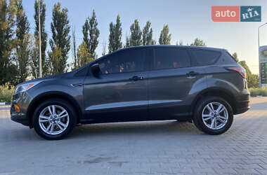 Внедорожник / Кроссовер Ford Escape 2018 в 