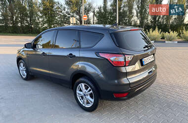 Внедорожник / Кроссовер Ford Escape 2018 в 