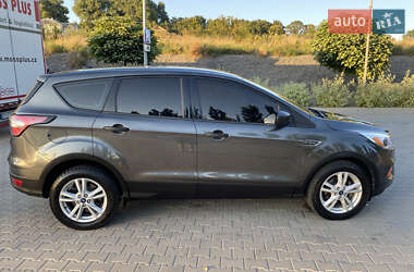 Внедорожник / Кроссовер Ford Escape 2018 в 