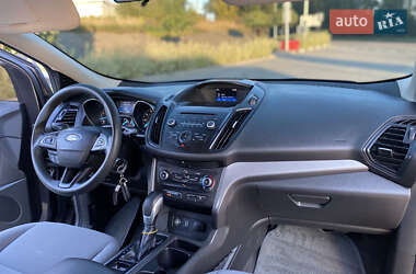 Внедорожник / Кроссовер Ford Escape 2018 в 