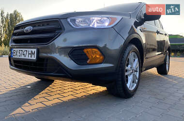 Внедорожник / Кроссовер Ford Escape 2018 в 