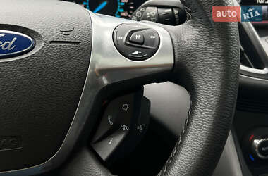 Внедорожник / Кроссовер Ford Escape 2014 в 