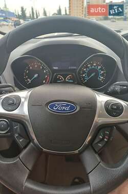 Внедорожник / Кроссовер Ford Escape 2014 в 