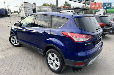 Внедорожник / Кроссовер Ford Escape 2016 в 