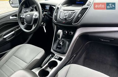 Внедорожник / Кроссовер Ford Escape 2016 в 
