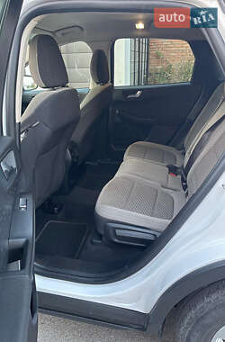 Внедорожник / Кроссовер Ford Escape 2020 в 