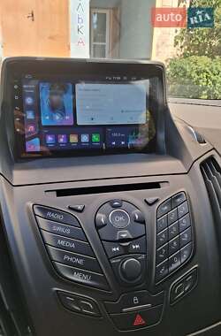Позашляховик / Кросовер Ford Escape 2015 в 