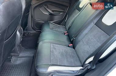 Внедорожник / Кроссовер Ford Escape 2017 в 