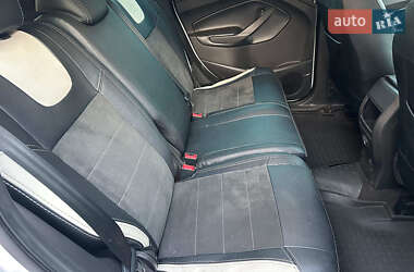 Внедорожник / Кроссовер Ford Escape 2017 в 