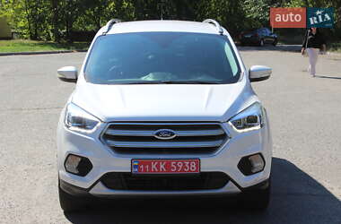 Внедорожник / Кроссовер Ford Escape 2019 в 