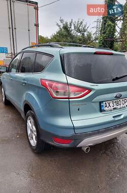Внедорожник / Кроссовер Ford Escape 2013 в 