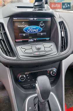 Внедорожник / Кроссовер Ford Escape 2013 в 