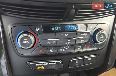 Внедорожник / Кроссовер Ford Escape 2017 в 