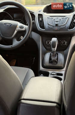 Внедорожник / Кроссовер Ford Escape 2014 в 
