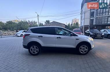 Внедорожник / Кроссовер Ford Escape 2016 в 