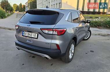 Внедорожник / Кроссовер Ford Escape 2022 в 