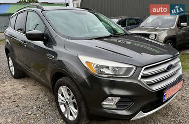 Внедорожник / Кроссовер Ford Escape 2018 в 