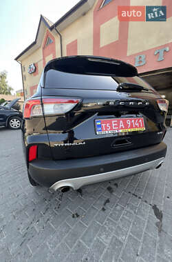 Внедорожник / Кроссовер Ford Escape 2021 в 