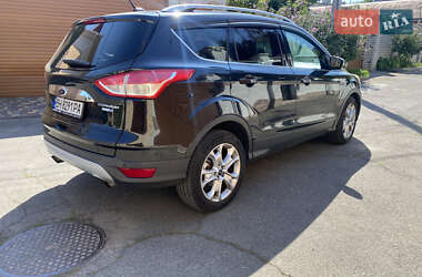 Внедорожник / Кроссовер Ford Escape 2015 в 