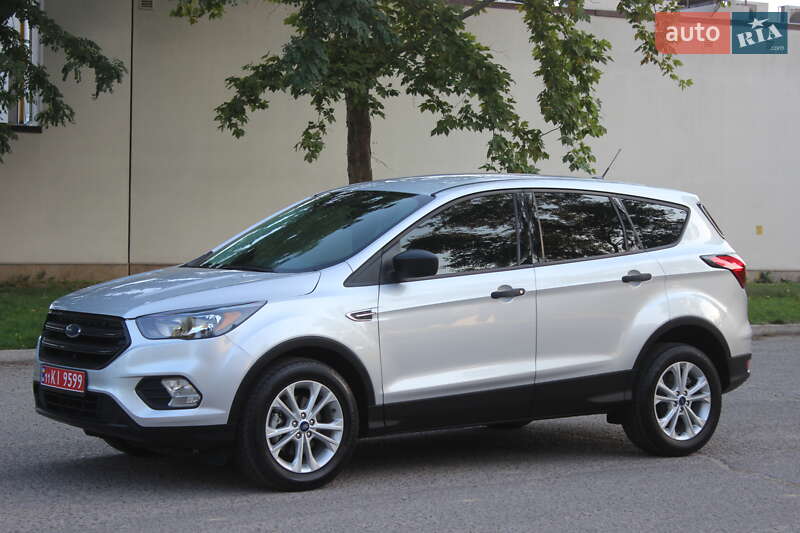 Внедорожник / Кроссовер Ford Escape 2019 в 