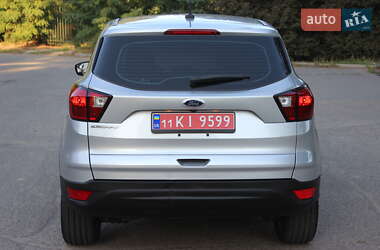 Внедорожник / Кроссовер Ford Escape 2019 в 