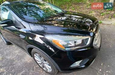 Внедорожник / Кроссовер Ford Escape 2016 в 