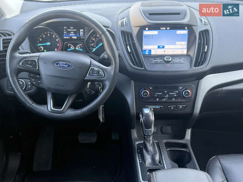 Позашляховик / Кросовер Ford Escape 2017 в Дубні