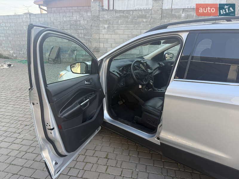 Позашляховик / Кросовер Ford Escape 2017 в Дубні