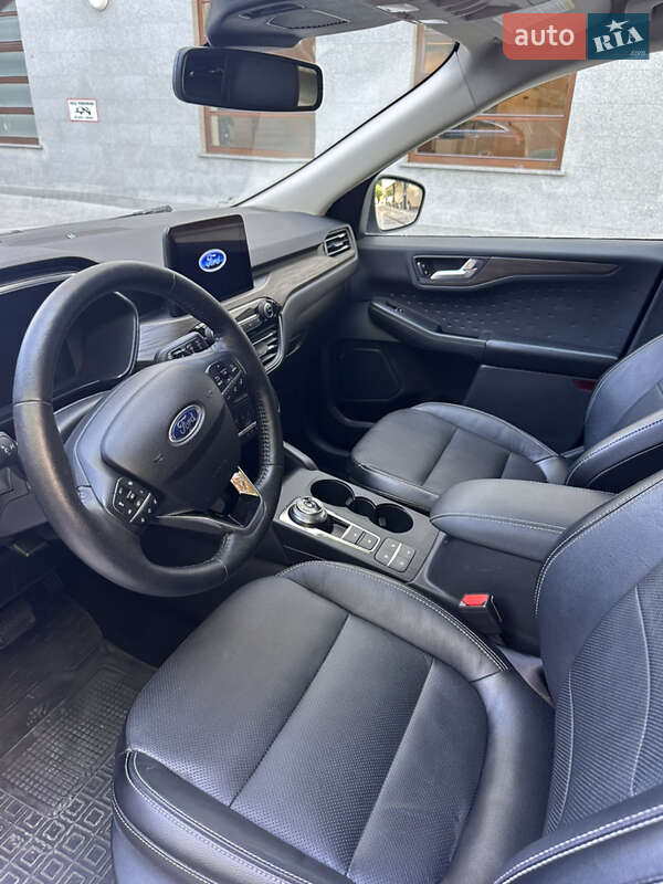 Внедорожник / Кроссовер Ford Escape 2020 в Киеве