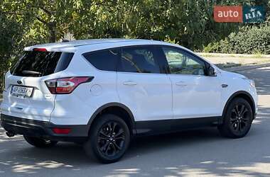Внедорожник / Кроссовер Ford Escape 2017 в 