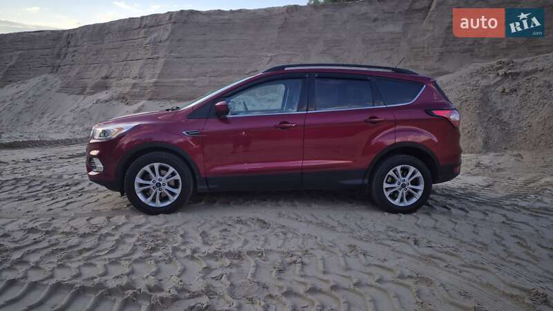 Внедорожник / Кроссовер Ford Escape 2018 в Днепре
