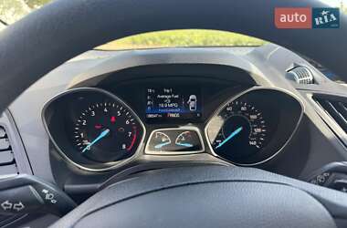 Позашляховик / Кросовер Ford Escape 2017 в 