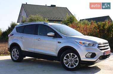 Позашляховик / Кросовер Ford Escape 2017 в 
