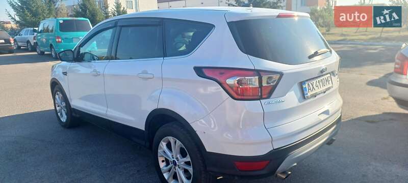 Внедорожник / Кроссовер Ford Escape 2016 в Любомле