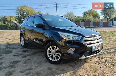 Внедорожник / Кроссовер Ford Escape 2017 в Ивано-Франковске