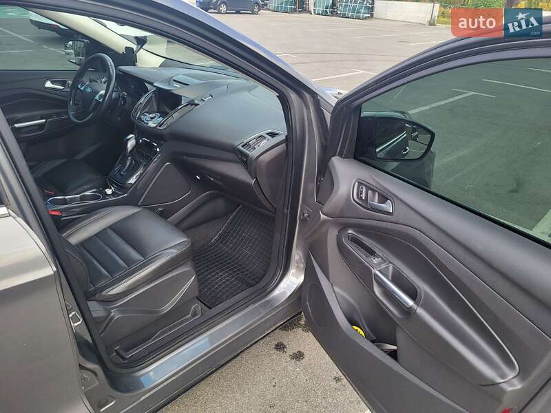 Внедорожник / Кроссовер Ford Escape 2014 в Ирпене