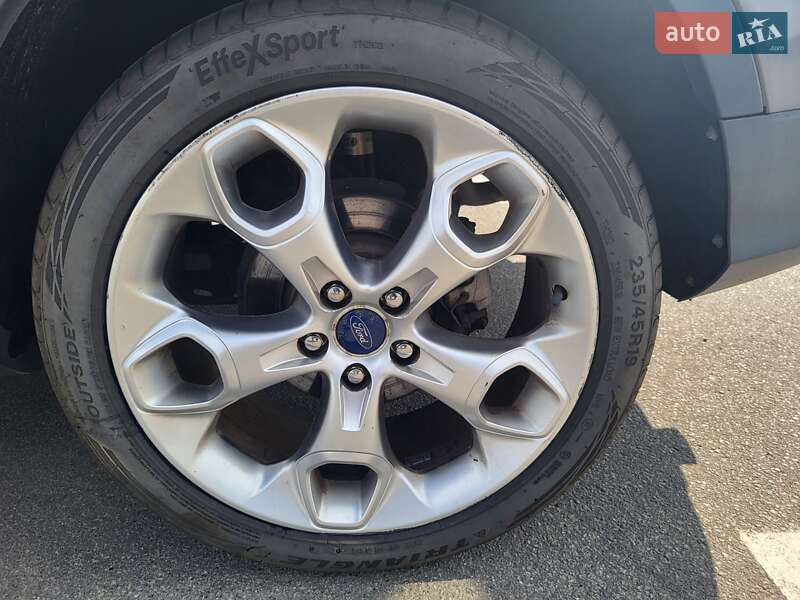 Внедорожник / Кроссовер Ford Escape 2014 в Ирпене