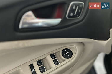 Внедорожник / Кроссовер Ford Escape 2014 в 