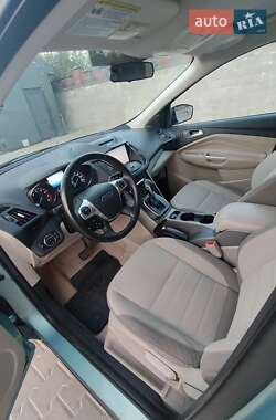 Внедорожник / Кроссовер Ford Escape 2013 в 