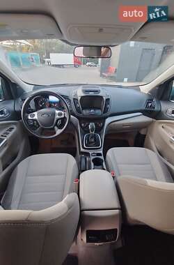 Внедорожник / Кроссовер Ford Escape 2013 в 