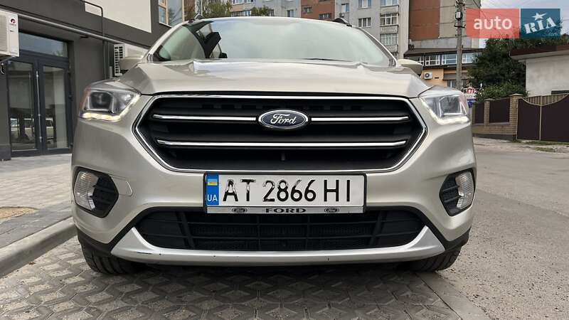 Внедорожник / Кроссовер Ford Escape 2018 в Ивано-Франковске
