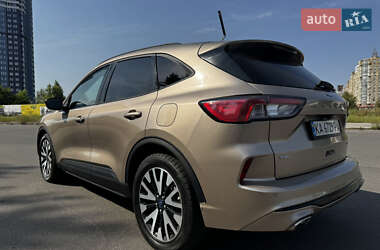 Позашляховик / Кросовер Ford Escape 2019 в 