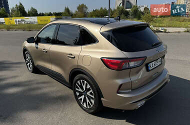 Позашляховик / Кросовер Ford Escape 2019 в 