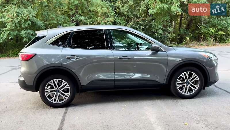 Внедорожник / Кроссовер Ford Escape 2022 в Кременчуге